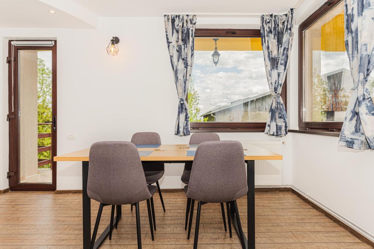 Snug Apartments - Private Parking Near Downtown Braşov Exterior foto